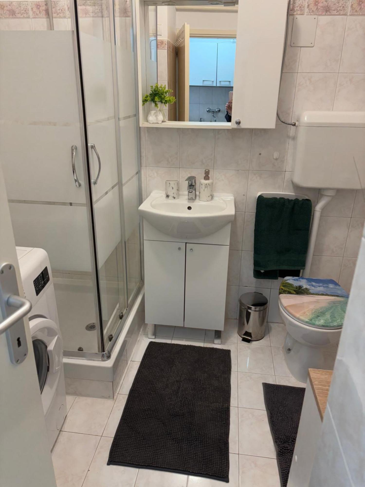 App Karla Apartment *