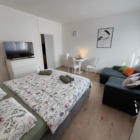 App Karla Apartment Pula Exterior photo